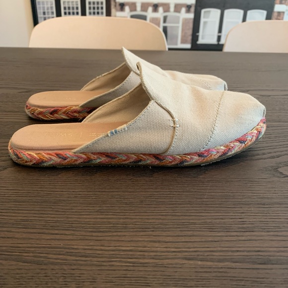 Toms slides - Picture 1 of 3